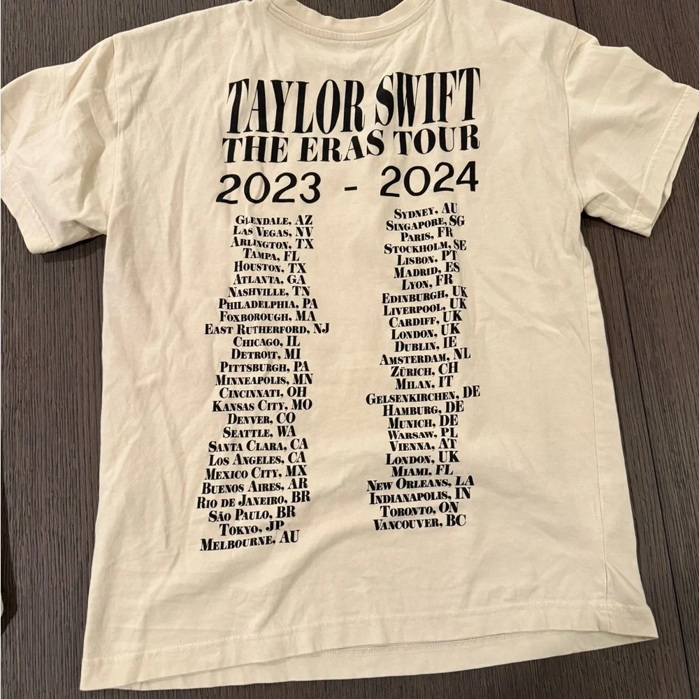 Taylor Swift Eras Tour Tee, brand new, purchased at concert - Picture 2 of 3